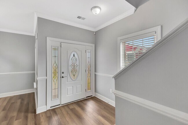Building Photo - Spacious 4-Bedroom Charleston Home Loaded ...