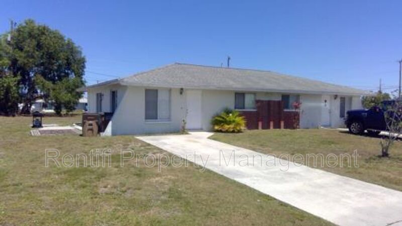 Foto principal - 717 SE 9th St
