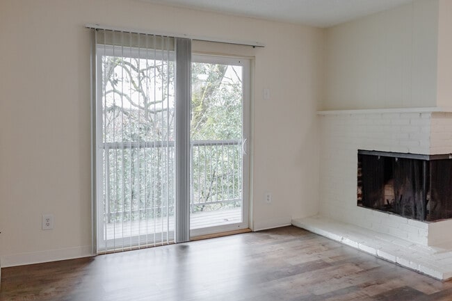 GREENBURG OAKS - PORTLAND, OR - Greenburg Oaks