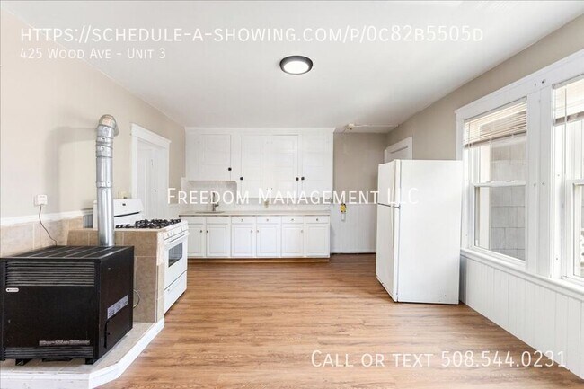 Building Photo - 425 Wood Ave