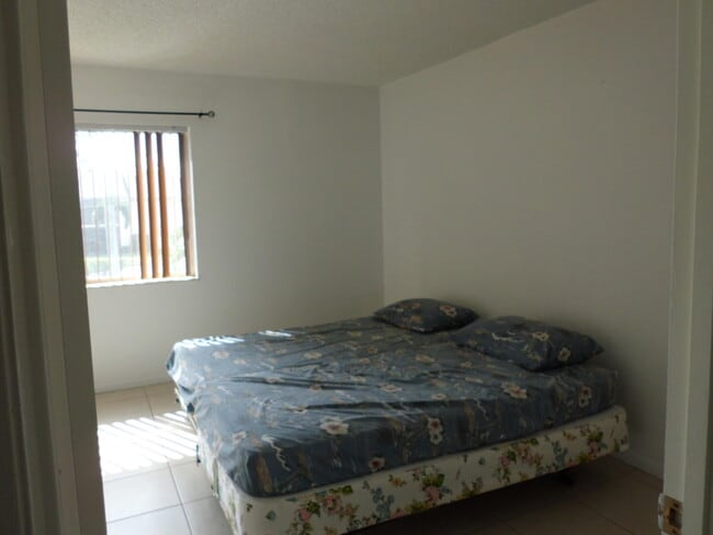 Foto del edificio - 121 Lake Pine Cir
