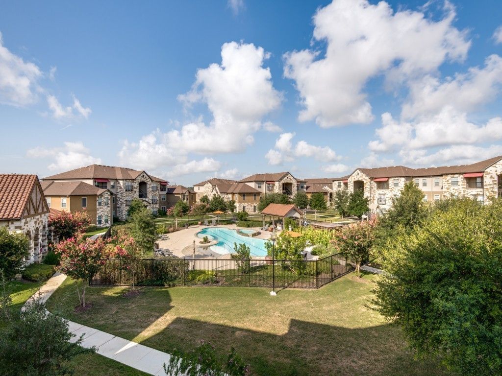 Lookout Hollow Apartments in Selma, TX