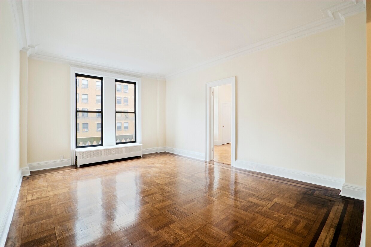 Building Photo - Charming Upper West Side 2BR 1Bath
