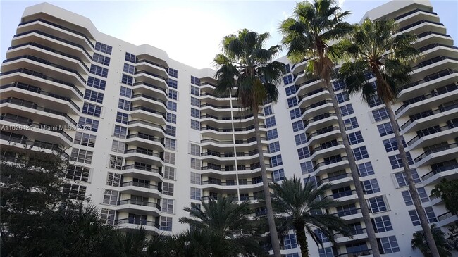 Foto del edificio - 3600 Mystic Pointe Dr