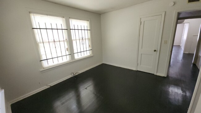 Foto del edificio - 519 W 23rd St