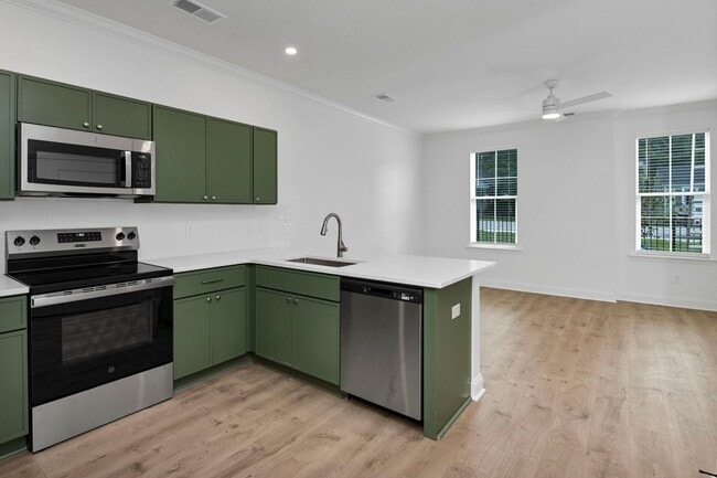 Building Photo - 609 S Edisto Ave