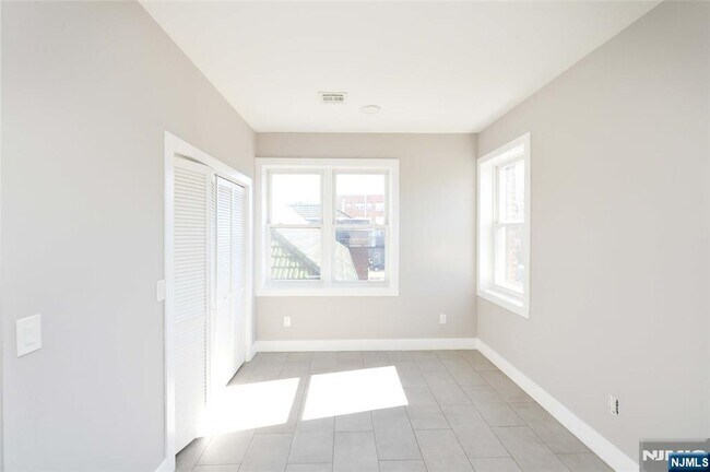 Foto del edificio - 7 Watsessing Ave