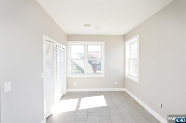 Building Photo - 7 Watsessing Ave