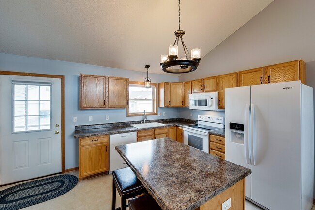 Building Photo - 1728 Ponderosa Ln