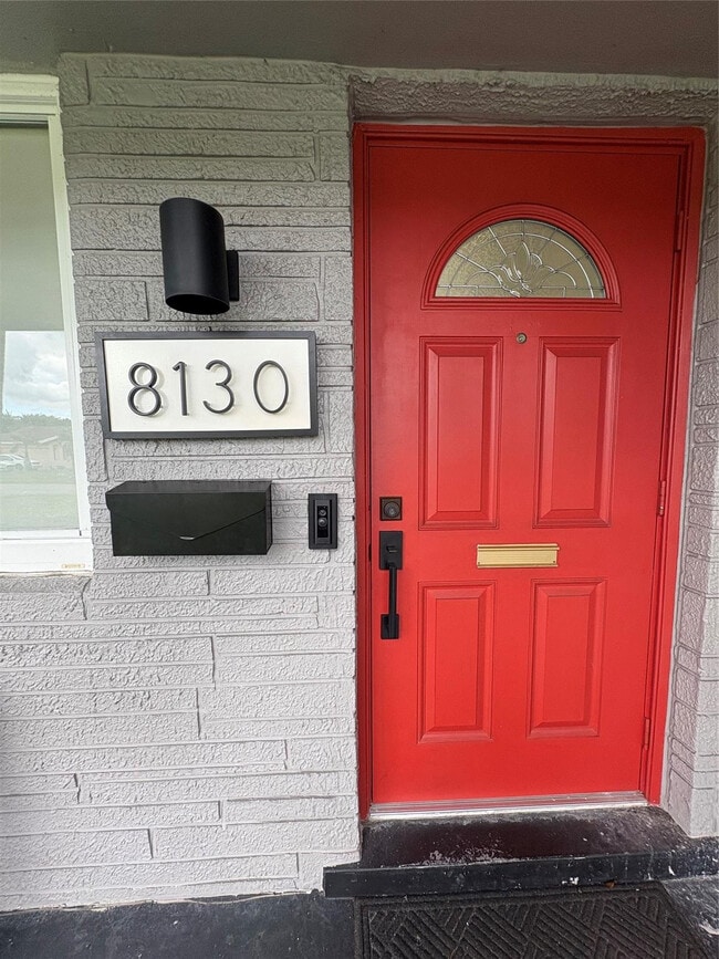 Foto del edificio - 8130 NW 13th St