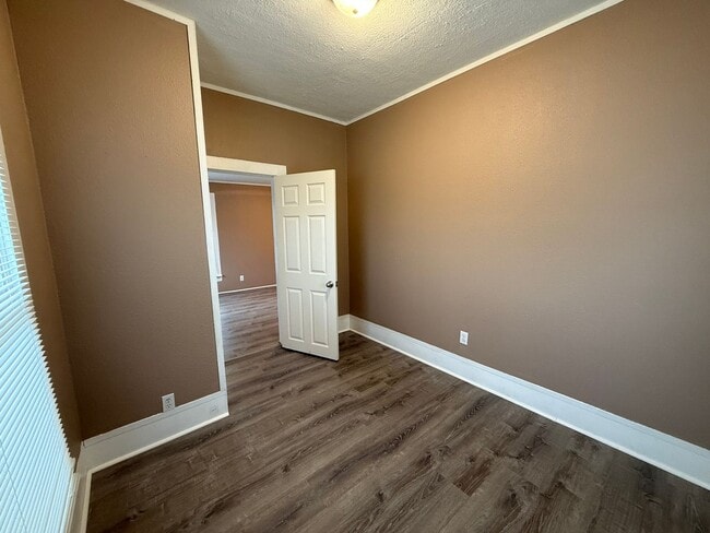 Building Photo - Two bedroom, One bathroom House located in...