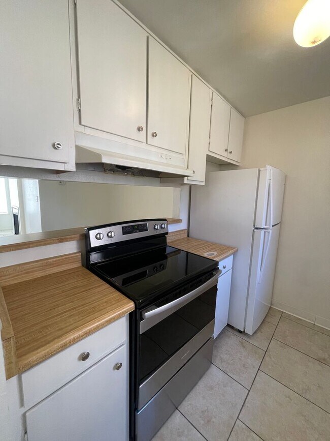 Foto del edificio - 1221 N Peach Ave