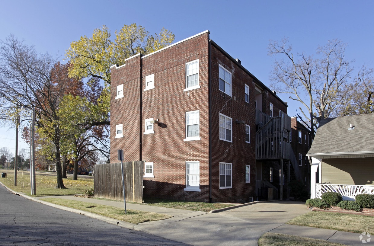 Building Photo - 1224 S Frankfort Ave