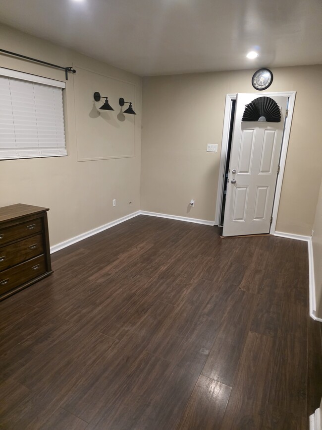 Foto del edificio - 1348 Agate Ave