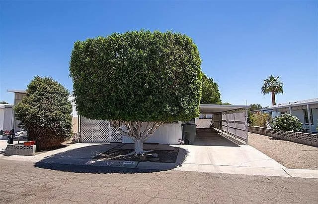 Building Photo - 2063 S Coyote Ave