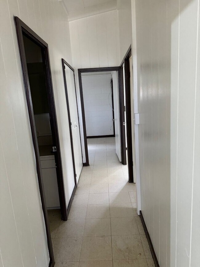 Building Photo - #1061: Mohihi ( 4 bdrm)