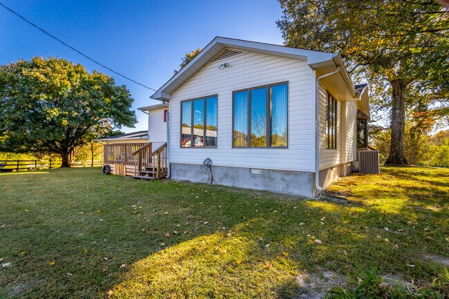 Building Photo - 1085 Manning Mill Rd