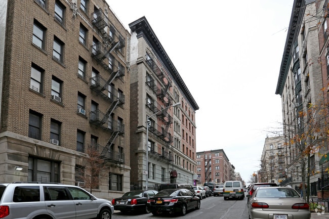 Building Photo - 3437-3447 Broadway