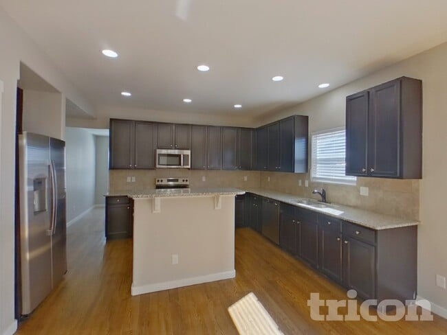 Building Photo - 6221 Vickie Ln