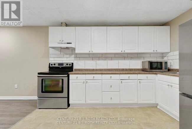 Building Photo - 361 Georgian Dr