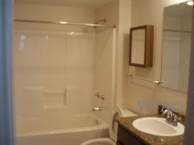 Building Photo - 2 bedroom in SAN ANTONIO TX 78205