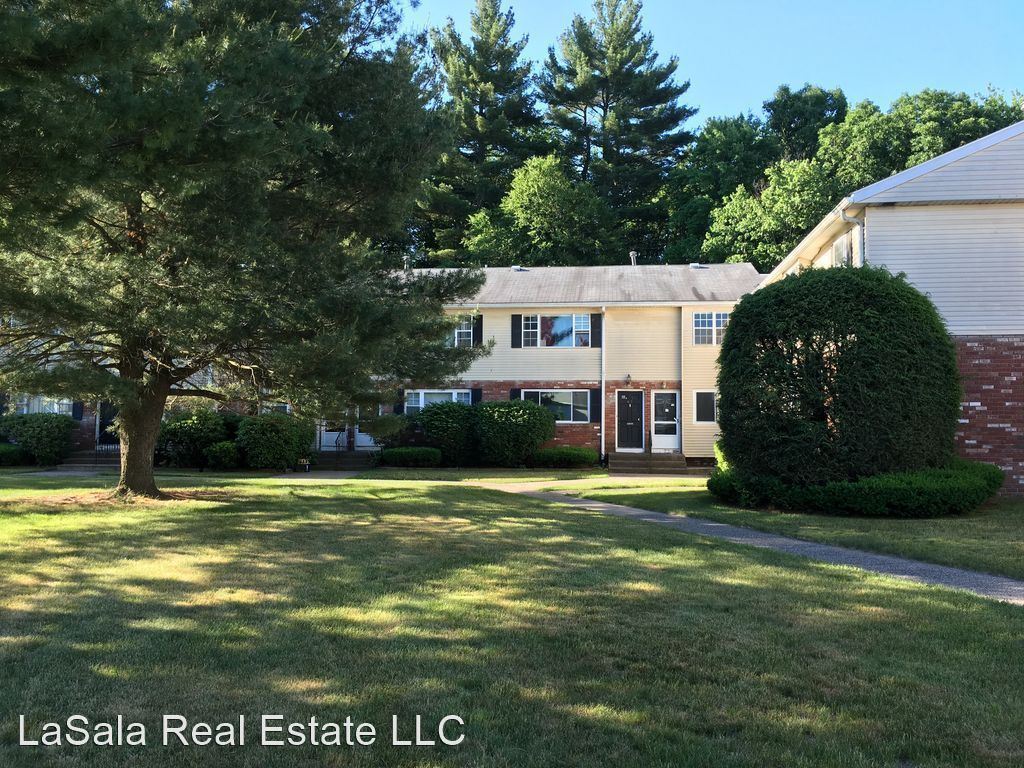 Primary Photo - 2 br, 2 bath House - 8 Bradley Circle Unit H