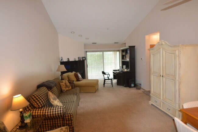 Foto del edificio - 641 Hapsfield Ln