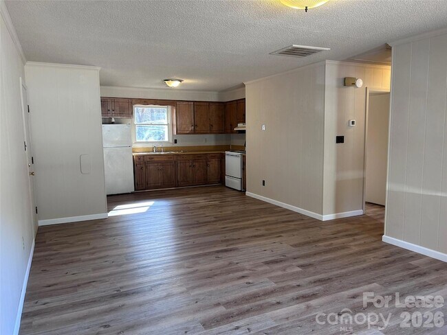 Foto del edificio - 220 Sunny Hill Dr