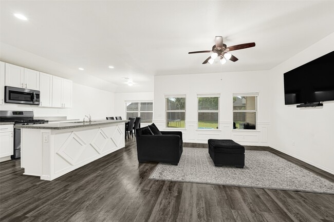 Building Photo - 3022 Sandpiper Dr