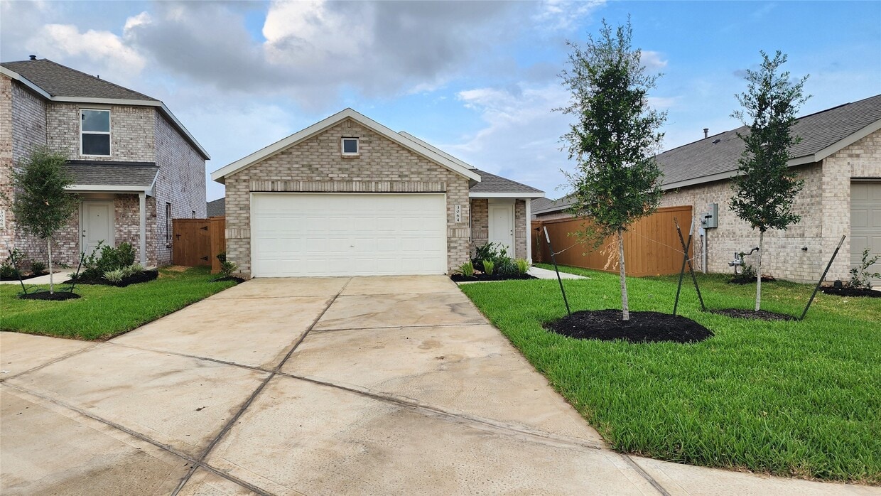 Foto principal - 3064 Dawn Sound Dr