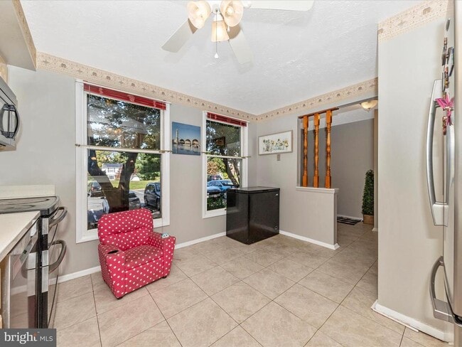 Building Photo - 12461 Quail Woods Dr