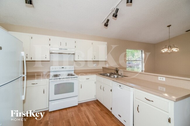 Building Photo - 1454 Marigold Dr