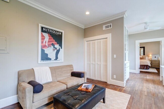 Building Photo - 1 S Prado NE