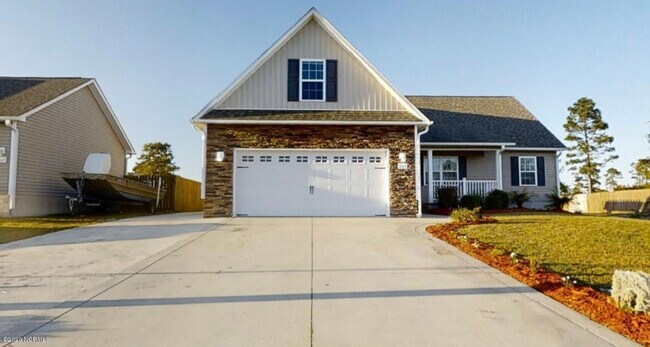 Building Photo - 305 Sinclair Ln