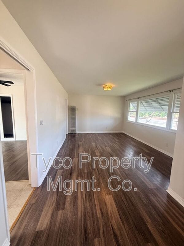 Foto del edificio - 1155 Connecticut St