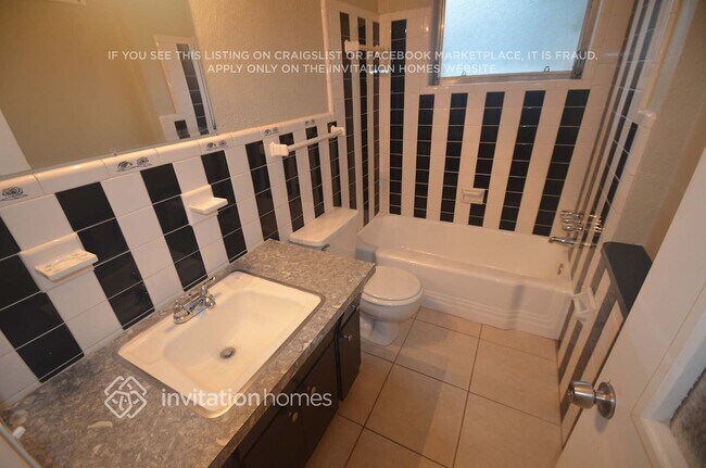 Foto del edificio - 348 Keating Dr