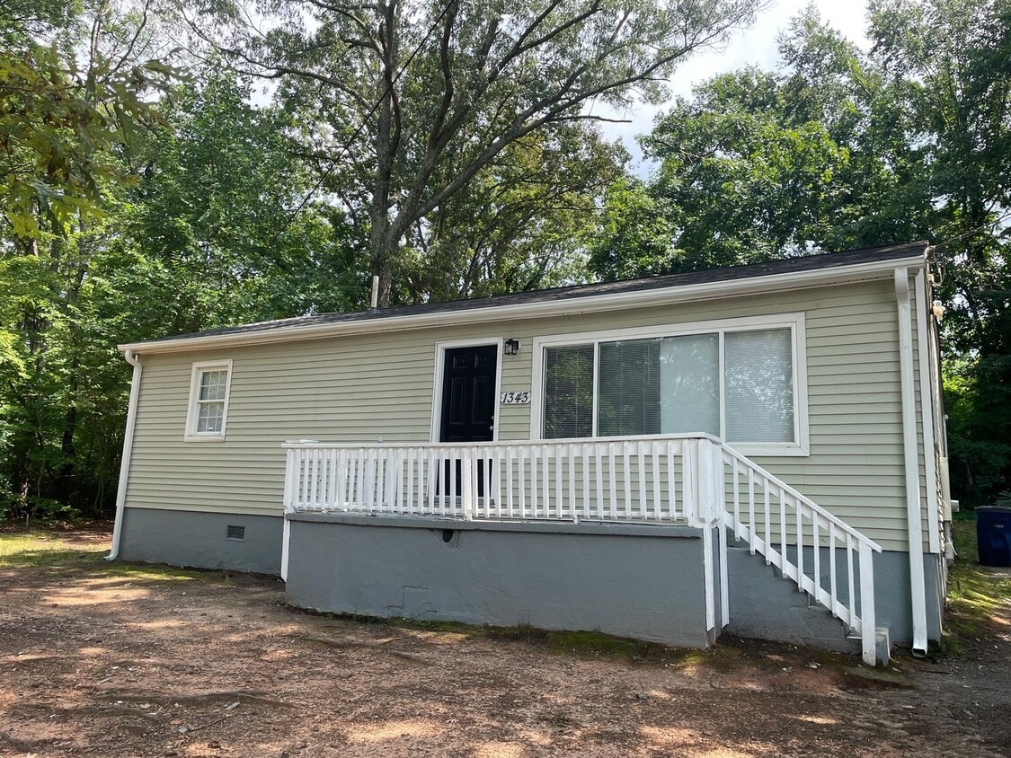 Primary Photo - 1343 Wentworth Rd