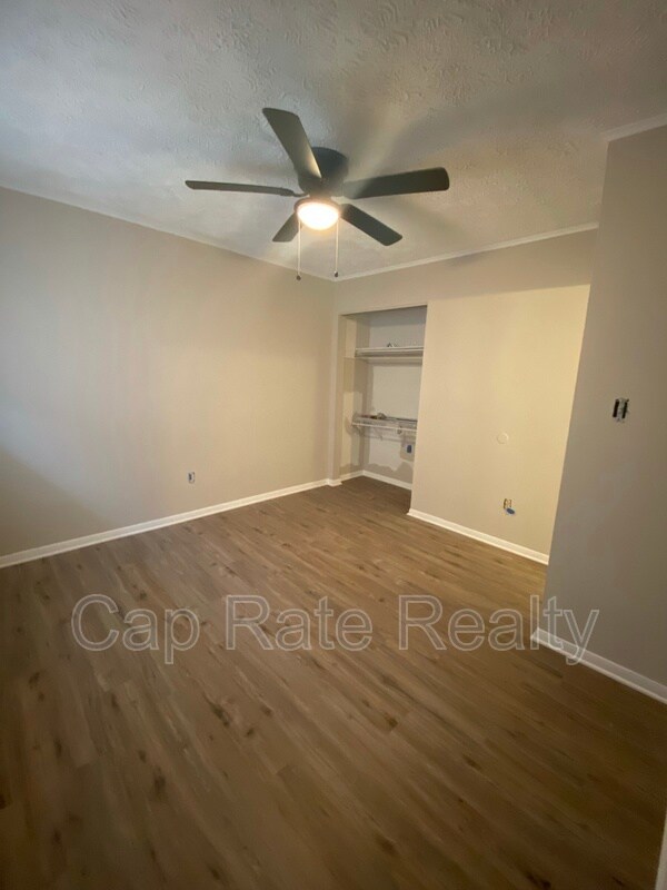 Foto del edificio - 1226 Parkview Dr