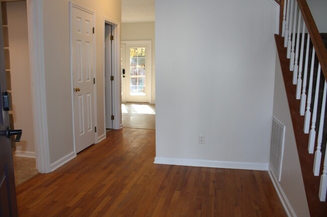 Building Photo - 112 Wenonah Way