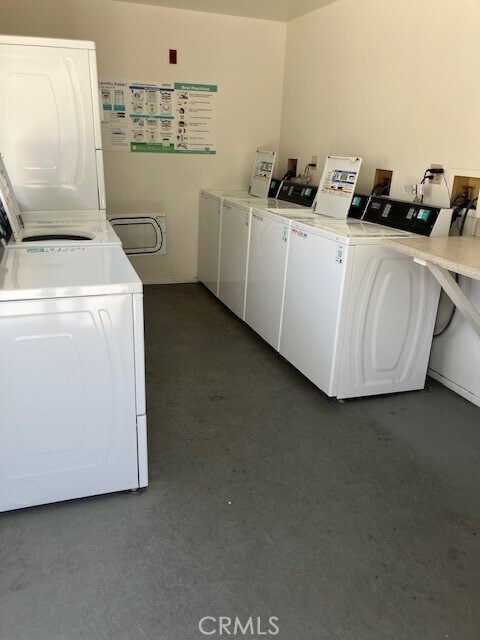 Foto del edificio - 9053 Grand Cir