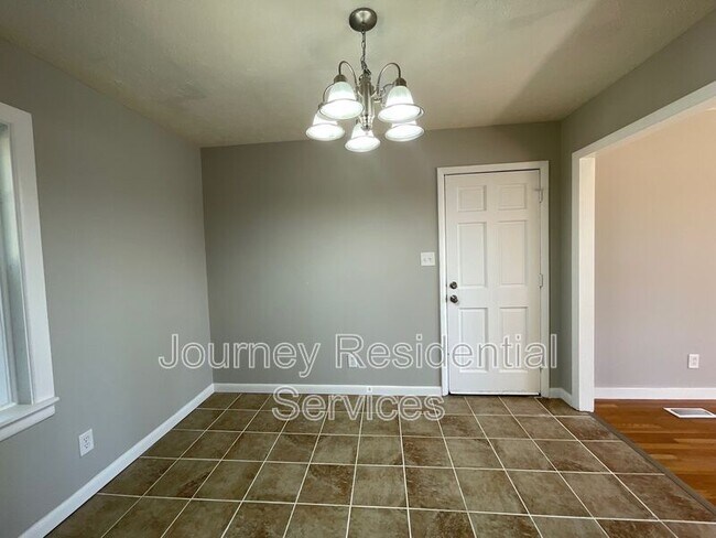 Foto del edificio - 7628 Southgate Rd