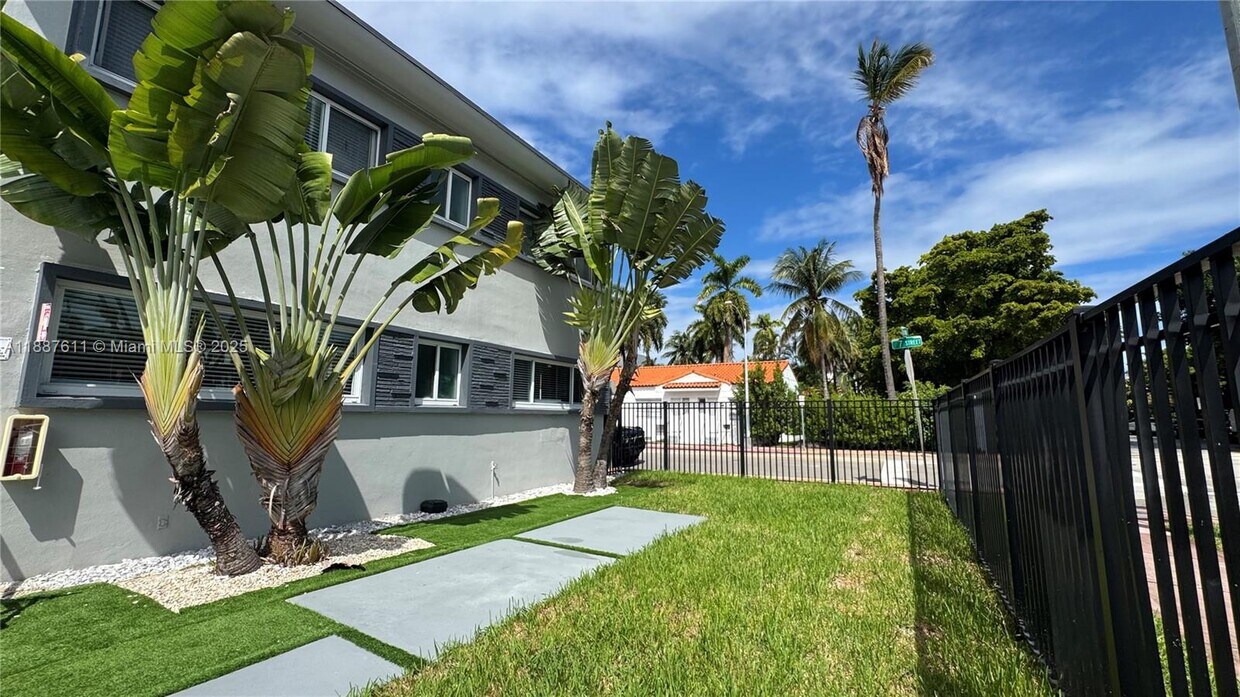 Foto principal - 660 Lenox Ave.