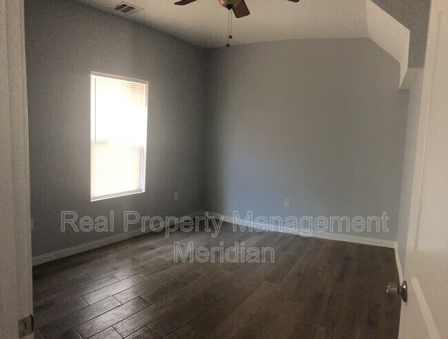 Foto del edificio - 3203 McCart Ave