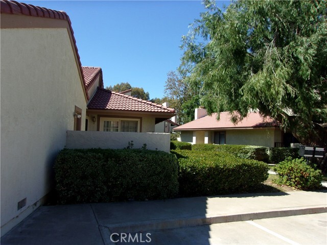 Foto del edificio - 18301 Gum Tree Ln