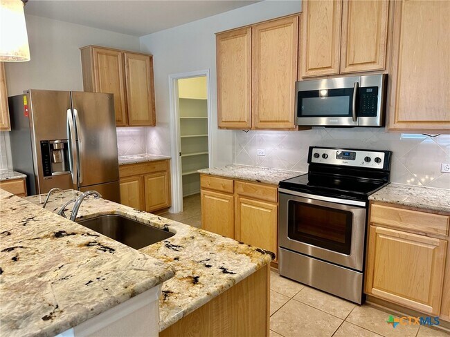 Foto del edificio - 413 Hunters Hill Dr