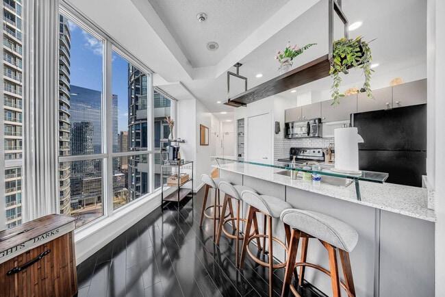 Building Photo - 208 Queens Quay W