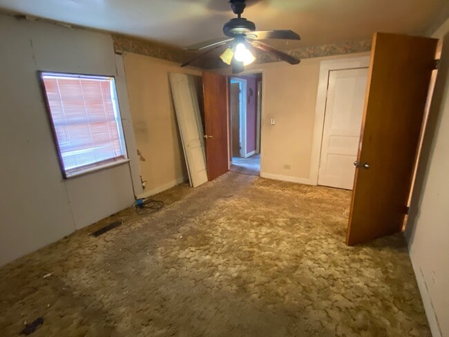 Building Photo - 502 64th St