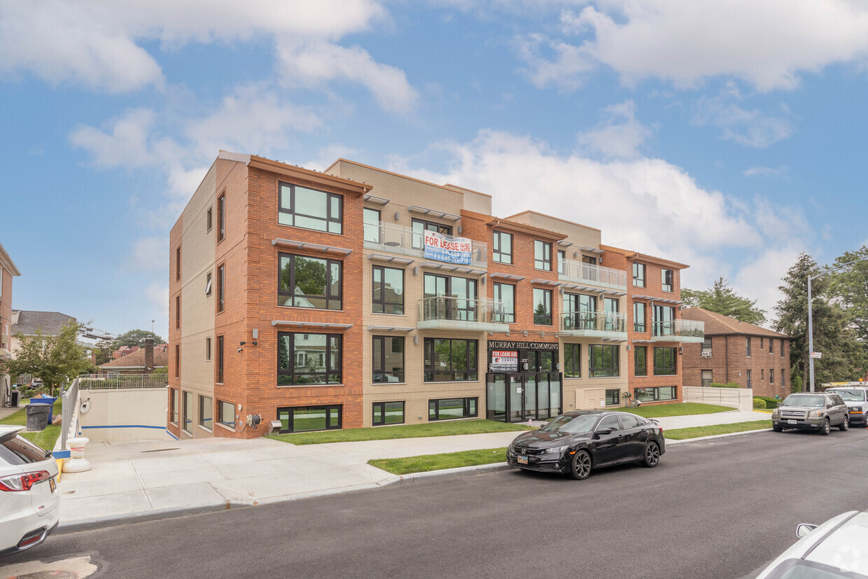 Primary Photo - 3617-3625 172nd St