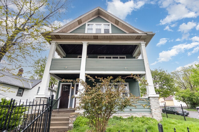 Building Photo - 737 Sims Ave