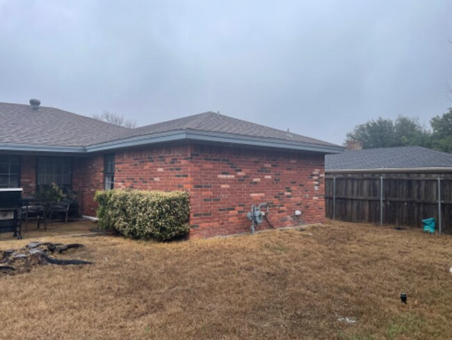 Building Photo - 2032 Northcrest Dr